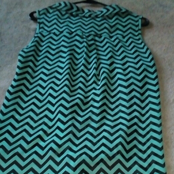 Green black M sheer shirt - Picture 3 of 3